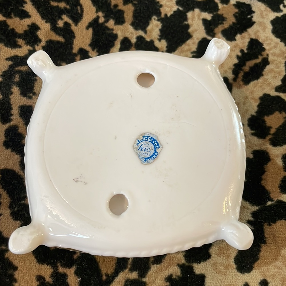 I W Rice Company, Inc. Mid-Century Porcelain Vintage Footed Lipstick Holder - Picture 5 of 6